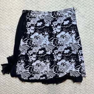 Vintage Y2K Black and White Patterned Skirt Size Medium